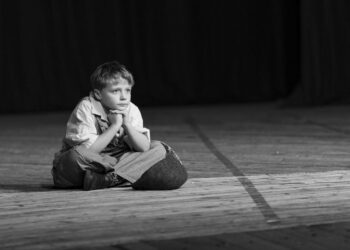 Никола Любенов – малък на години, но вече с уверени крачки към театъра и киното